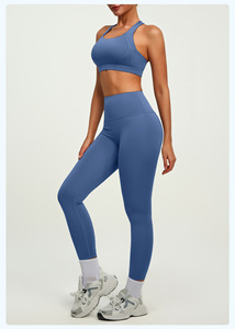 Ensemble de yoga moulant effet seconde peau pour femme, avec soutien-gorge dos croisé et leggings push-up, haute extensibilité, pour la course, la gym et l'entraînement - Product Image 3