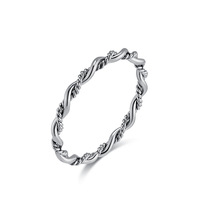 Bijoux minimalistes en acier inoxydable étanche 18K or corde torsadée anneaux empilables pour les femmes