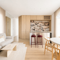 Solution d'aménagement d'espace sur mesure pour projets résidentiels avec mobilier en bois cannelé de luxe moderne pour toute la maison