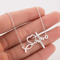 Collier stéthoscope médical en acier inoxydable simple Artivelle pour femmes, collier de mode avec chaîne de collier de rythme cardiaque