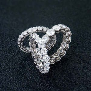 Offre Spéciale Bague Unisexe en Argent Sterling 925 Plaqué Or avec Moissanite Taille Princesse Émeraude VVS Ice Diamond et Certificat GRA - Product Image 2