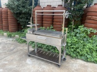 Barbecue portable au charbon de bois Santa Maria argentin avec roues pour la maison et le camping