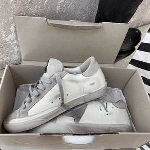Zapatillas de Diseño de Marca de Lujo, de Cuero Genuino, Blancas, Antideslizantes y Cómodas, Estilo Casual, Color Dorado Desgastado - Product Image 4