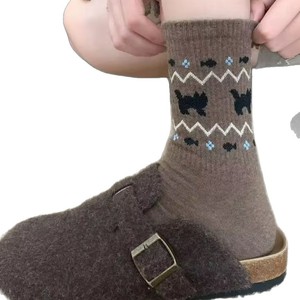 Calcetines de tripulación de longitud media con patrón Fair Isle, transpirables, que absorben el sudor, para mujeres, jóvenes, ropa informal, gris, marrón oscuro, marrón claro - Product Image 4