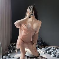 Robe de nuit sexy en dentelle et vêtements d'intérieur