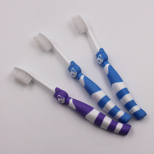Brosse à dents en forme de chat de dessin animé pour enfants, poils souples, poignée ergonomique pour le nettoyage des dents des enfants - Product Image 3