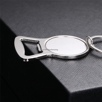 Maßgefertigter Edelstahl-Flaschenöffner Schlüsselanhänger Personalisiertes Geschenk Werbe-Metall-Schlüsselanhänger Hochzeits-Party-Souvenir