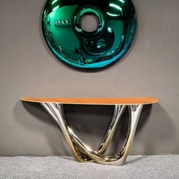 Tables consoles en marbre de style moderne, tables consoles nordiques chères et élégantes pour le couloir avec miroir