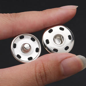 Botones <span class=keywords><strong>a</strong></span> Presión Circulares Metálicos de Diseño Invisible para Abrigos y Chaquetas, Venta al Por Mayor de Fábrica en China, Botones Cosidos <span class=keywords><strong>a</strong></span> <span class=keywords><strong>Mano</strong></span> - Product Image 3