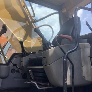 Excavatrice sur chenilles hydraulique Caterpillar CAT 330BL d'occasion, unité premium à prix raisonnable, en promotion. - Product Image 5