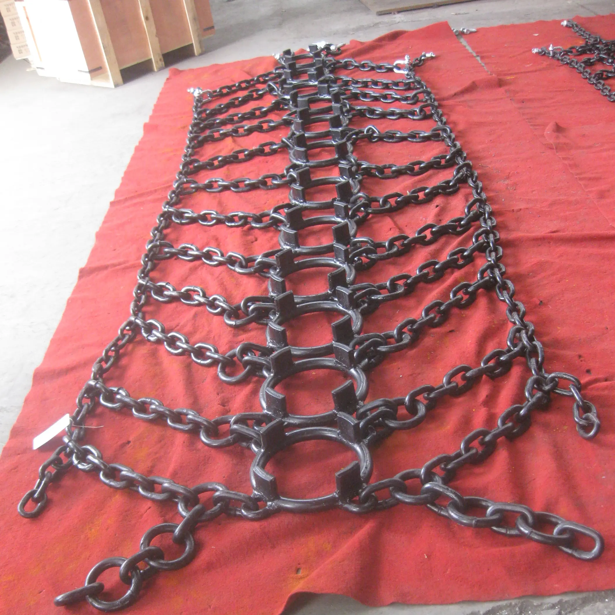 Fixed ring skidder chains