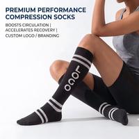 Chaussettes de compression athlétiques montantes à logo personnalisé, à rayures, respirantes et anti-humidité, pour le sport et la course, pour femmes et hommes