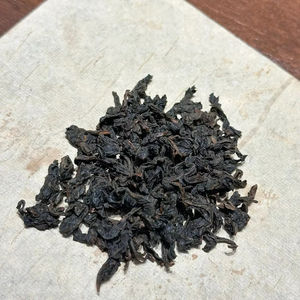Aged Tie Guan Yin-<span class=keywords><strong>Oolong</strong></span> du nord du Fujian adouci de trois ans en première année avec des notes d'orchidées et boisées et des <span class=keywords><strong>bienfaits</strong></span> antioxydants - Product Image 2