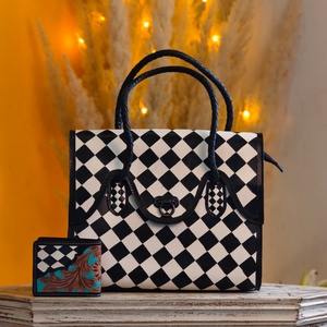 Bolso Tote de Cuero Genuino con Estampados de Animales, Estilo Bohemio Occidental, Bolso de Playa de Tamaño Pequeño con Diseño Tallado y Asa Larga - Product Image 2