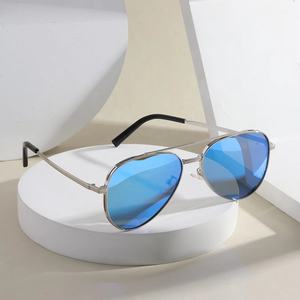 Erkek Yeni Siyah Güneş Gözlüğü Mavi Metal Çerçeve Yüksek Kaliteli TAC Polarize Lensler Özel Logo Lensli Şık <span class=keywords><strong>Pilot</strong></span> Altın - Product Image 3