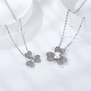 Collar de Mujer con Colgante de Pétalo de Trébol, Moissanita Redonda de 6.5mm, <span class=keywords><strong>Plata</strong></span> S925 Chapada en Oro, Cadena Cruzada, Joyería Nueva - Product Image 5