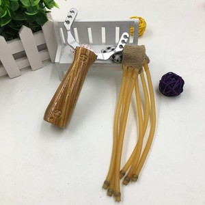 Slingshot en bois grainé avec bandes élastiques, jouet d'extérieur, design durable pour la pratique de la chasse - Product Image 1