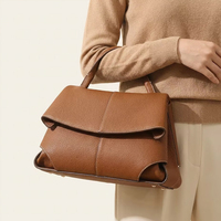 Tas Satchel Berpegangan Atas Kulit Asli Custom untuk Wanita, Dilengkapi Penutup dan Tali Selempang yang Dapat Dilepas, Cocok untuk Perjalanan Sehari-hari, Private Label