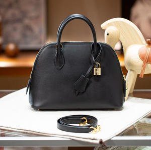 Sac à bandoulière en cuir pour femme, de haute qualité, durable, personnalisable, avec fermeture étanche - Product Image 2