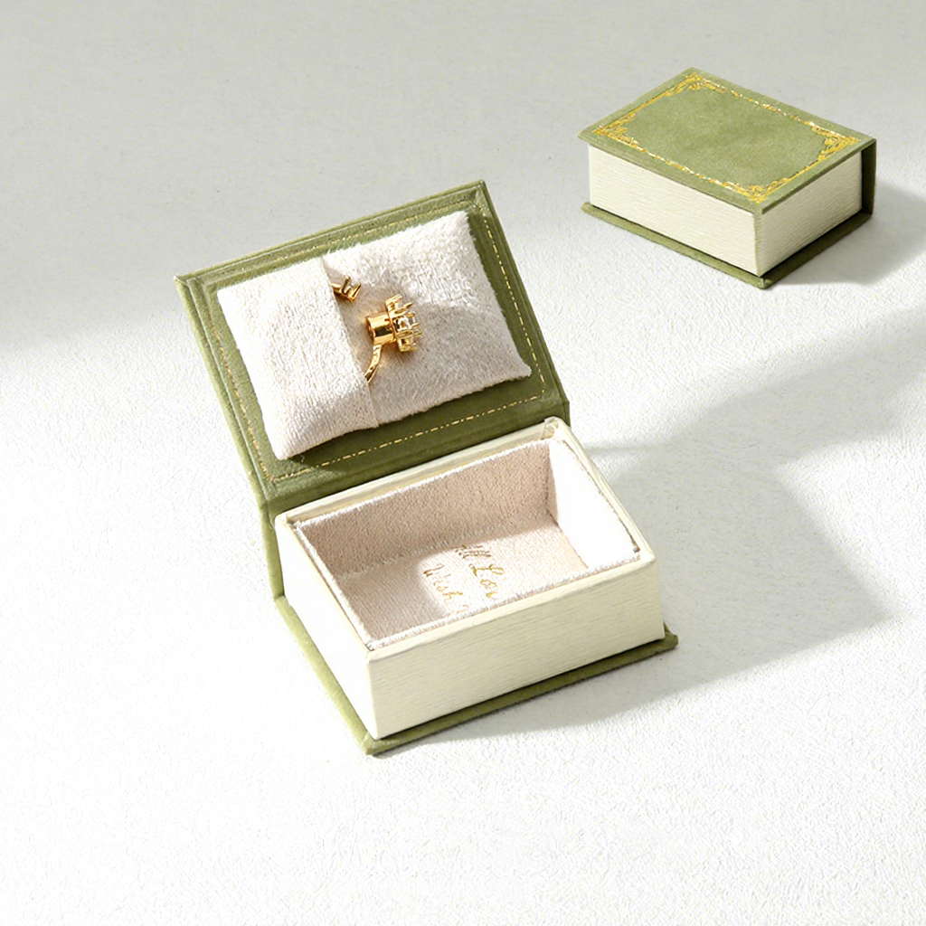 Green Ring Box 4*5.6*2.2cm