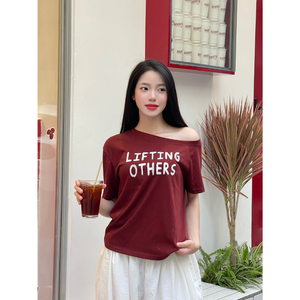 เสื้อยืดผู้หญิงทรงเข้ารูป คุณภาพดีเยี่ยม ผ้าฝ้าย 100% เป็นมิตรกับสิ่งแวดล้อม มีหลายสี เอวสูง ทรงตรง ผลิตในโรงงานเวียดนาม - Product Image 2