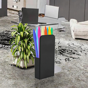 Organisateur mural magnétique en promotion avec horloge, boîte à crayons et porte-stylos - Product Image 3