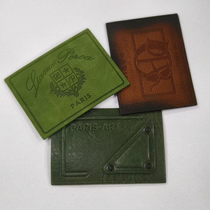 Patchs en Cuir de Haute Qualité avec Logo Personnalisé, Écussons en Similicuir et Lettres en Cuir pour Costumes et Vêtements - Product Image 1