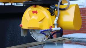 Scie à pont CNC 5 axes avec fonction de fraisage Machine de découpe de pierre de marbre de granit pour comptoirs de cuisine - Product Image 3