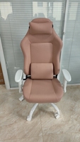 Chaise pivotante ergonomique en cuir PU rose Chaise tournante en maille de jeu de bureau avec logo brodé Confort inclinable de haut niveau