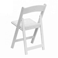 Chaises de salle à manger d'extérieur modernes pliables en résine plastique blanche pour l'école, le parc, la villa, la cour, les mariages, les banquets et les événements.