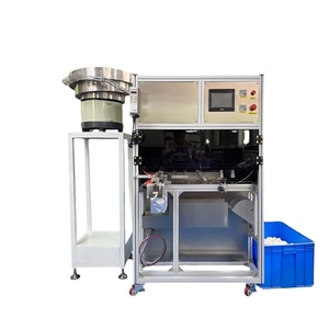 Machine automatique de remplissage, de bouchage, de scellage et d'emballage pour sachets stand-up, doypacks, sacs souples, liquides, détergents, boissons et eau - Product Image 1