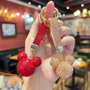<span class=keywords><strong>Llavero</strong></span> de <span class=keywords><strong>Mickey</strong></span> al por mayor con diamantes completos, bonito y de arcilla con material de diamante, adecuado para pequeños accesorios o colgantes de bolso. - Product Image 3