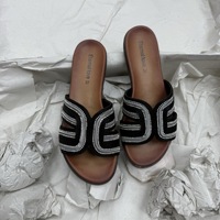 Nouvelles Sandales Plates d'Été pour Femmes, Boucle H, Chaussons Polyvalents à Bout Ouvert Orné de Diamants, Talons Carrés, Semelle Unique Décontractée, Pour la Plage ou l'Extérieur, en PVC