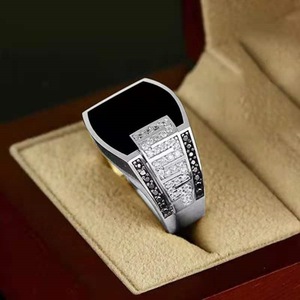 Bague géométrique pour homme, or et argent, sertie de pavés, incrustation noire, style hip-hop, cadeau de bijoux - Product Image 2