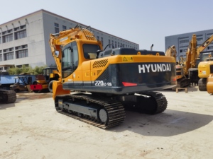 Excavadora Hyundai 220LC-9S Usada en Venta, 22 Toneladas, Hidráulica, Coreana, en Oferta - Product Image 3