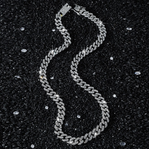 สร้อยคอแฟชั่นผู้ชายแบบโซ่คิวบันหนาประดับเพชรทรงเรขาคณิตแบบเรียบง่ายทำมือใหม่ ขายส่งเครื่องประดับแฟชั่น - Product Image 4