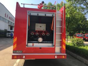 <span class=keywords><strong>Camion</strong></span> de pompiers de réservoir d'eau 4x2 HOWO avec capacité de réservoir de ³ de 8m personnalisable pour la lutte contre les incendies municipaux et les opérations de sauvetage d'urgence - Product Image 5