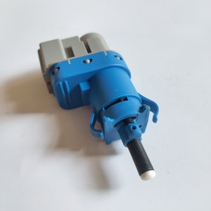 Interrupteur de feu stop d'origine pour FO-RD fo-cus KU-GA EDGE MONDEO 4838697 5454801 8T4T9G854AA GL3T9G854BA - Product Image 3