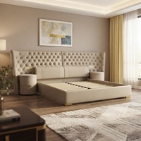 Cadre de lit moderne de luxe royal européen en cuir capitonné beige, rembourré et durable, pour salon avec table de chevet