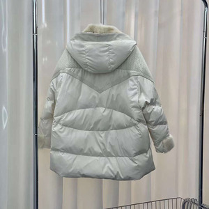 Chaqueta de plumón de gama alta para <span class=keywords><strong>mujer</strong></span> 2024, piel de visón Real, telas de seda con capucha, chaqueta de plumón de <span class=keywords><strong>ganso</strong></span> holgada cálida de longitud media para invierno - Product Image 5