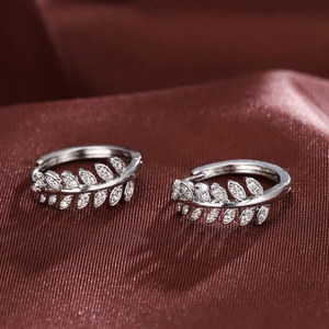 Boucles d'oreilles manchette Série Florale Branche d'olivier Micro-serties de pierres de zirconium Or blanc Or rose Bijoux de fête - Product Image 4