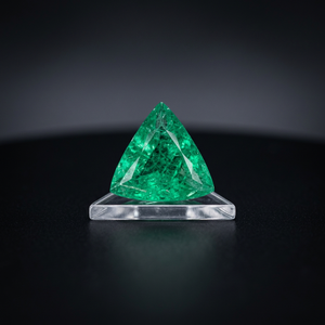 Émeraude naturelle zambienne M/S Emerelle, taille triligne, 3,90 carats, vert vif, pierre précieuse en vrac, bijoux fins, bagues personnalisées, luxe - Product Image 3