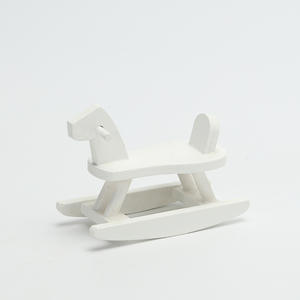 Muebles de casa de muñecas de madera en miniatura de alta calidad Modelo lindo pequeño troyano accesorios de tiro para uso en juguetes - Product Image 6