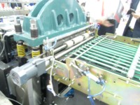 Machine automatique de fabrication de sachets à trois soudures latérales, autoportante, avec fermeture éclair, pour emballage alimentaire
