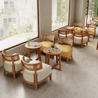 Ensembles de tables et chaises pour cafés ; Mobilier de loisirs en rotin tressé, bois massif et rembourré pour salons de thé