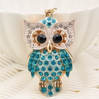 Porte-clés hibou entièrement orné de strass, breloque de sac en alliage doré avec oiseau en cristal pour femme, idéal pour les fêtes et anniversaires, vente en gros
