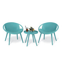 Ensemble de mobilier d'extérieur moderne Table et chaises en plastique pour patio, cour, jardin, balcon ou hôtel