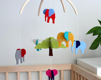 2024 bébé jouet feutre Mobile rond décoratif Mobile pour enfants maison suspendus décor pour hôtels et cadeaux