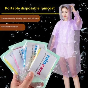 Impermeable Desechable Tipo Tarjeta, Portátil y Compacto, para Actividades al Aire Libre, Montañismo, Ideal para Camping, Senderismo y Ciclismo - Product Image 2
