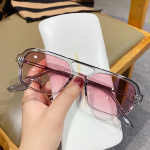 Lunettes de soleil unisexes tendance à double pont avec logo personnalisé, montures de luxe de haute qualité, en métal ajouré et PC, pour hommes et femmes - Product Image 4